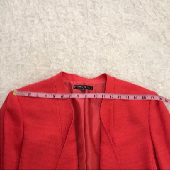 NWT PRESTON & YORK Women’s Coral Blazer Size 16
Beautiful Blazer - Picture 7 of 16